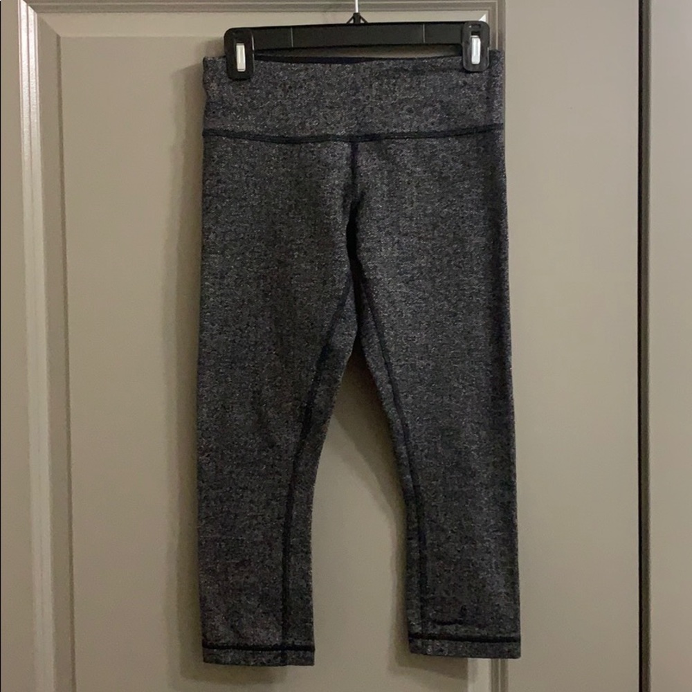 Lululemon wunder under crop.  Size 6.